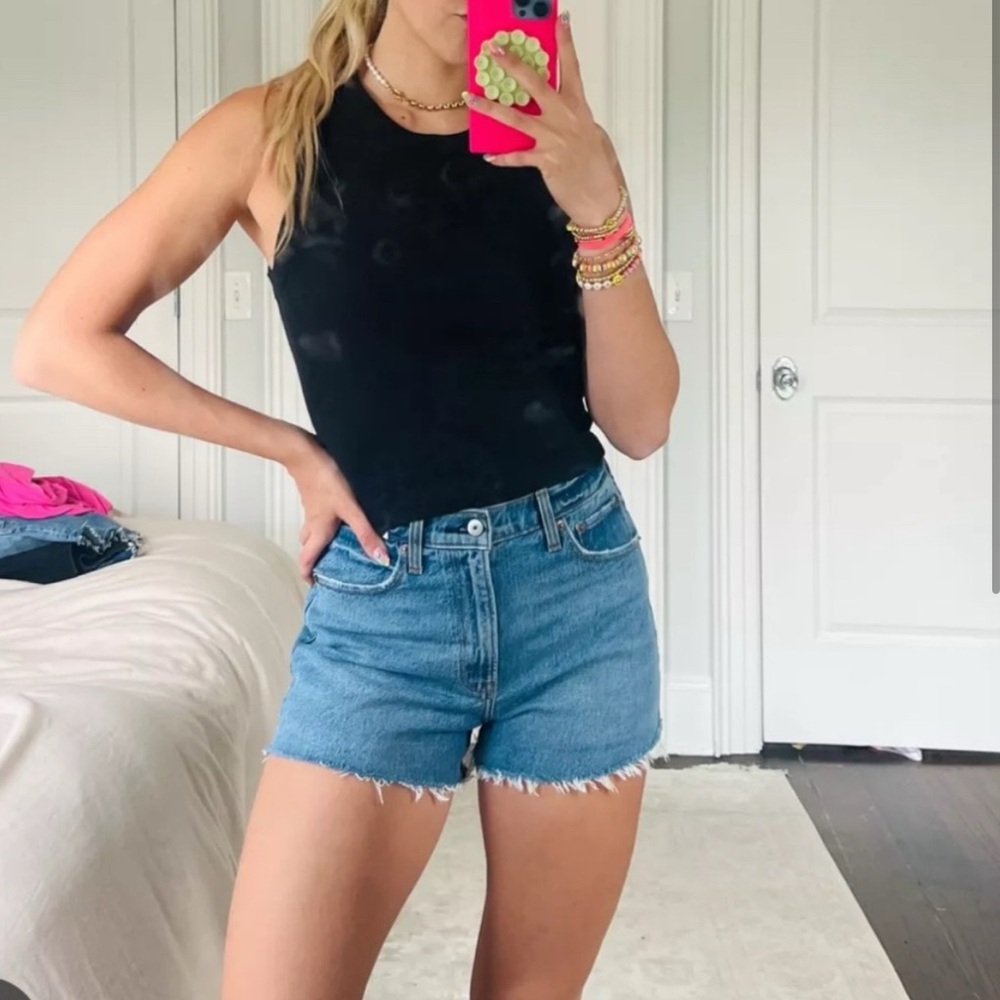 Abercrombie Curve Love 90s Relaxed High Rise Cutoff Shorts